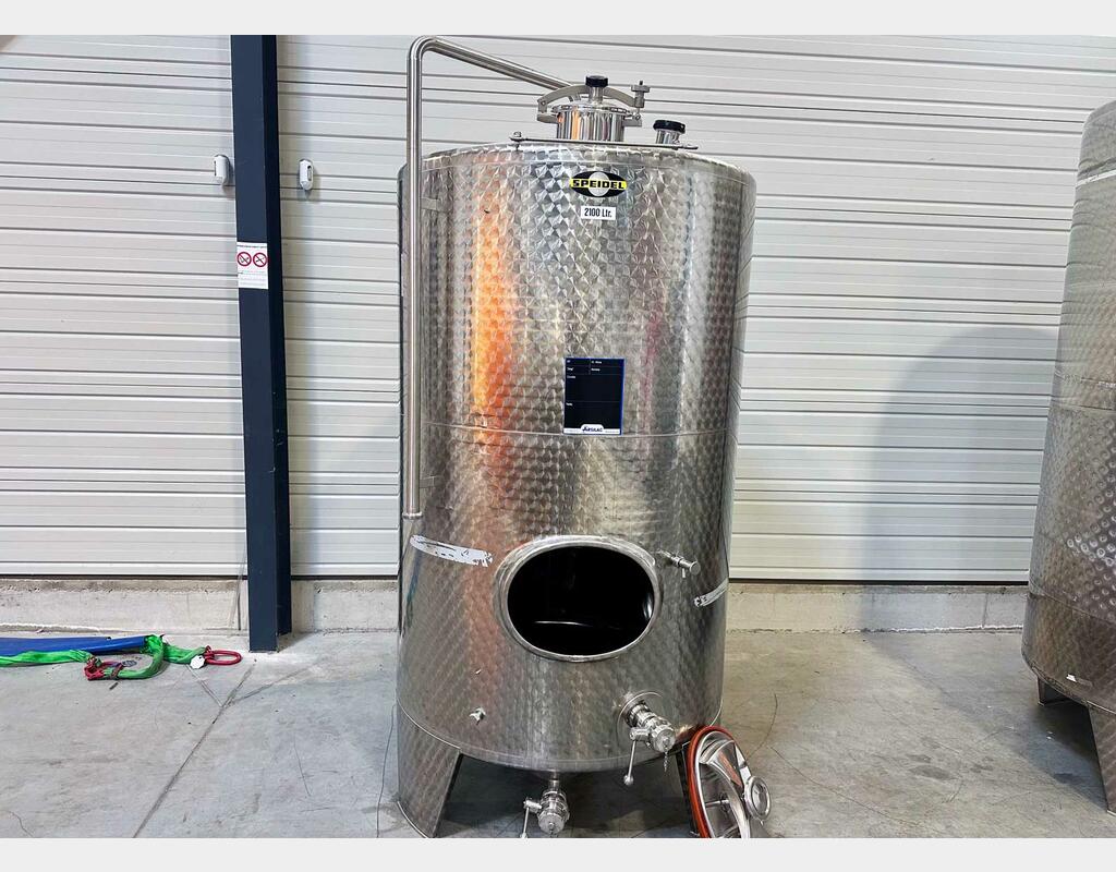 Cuve inox 304 sur pieds 21 HL (2 100 litres) SPEIDEL