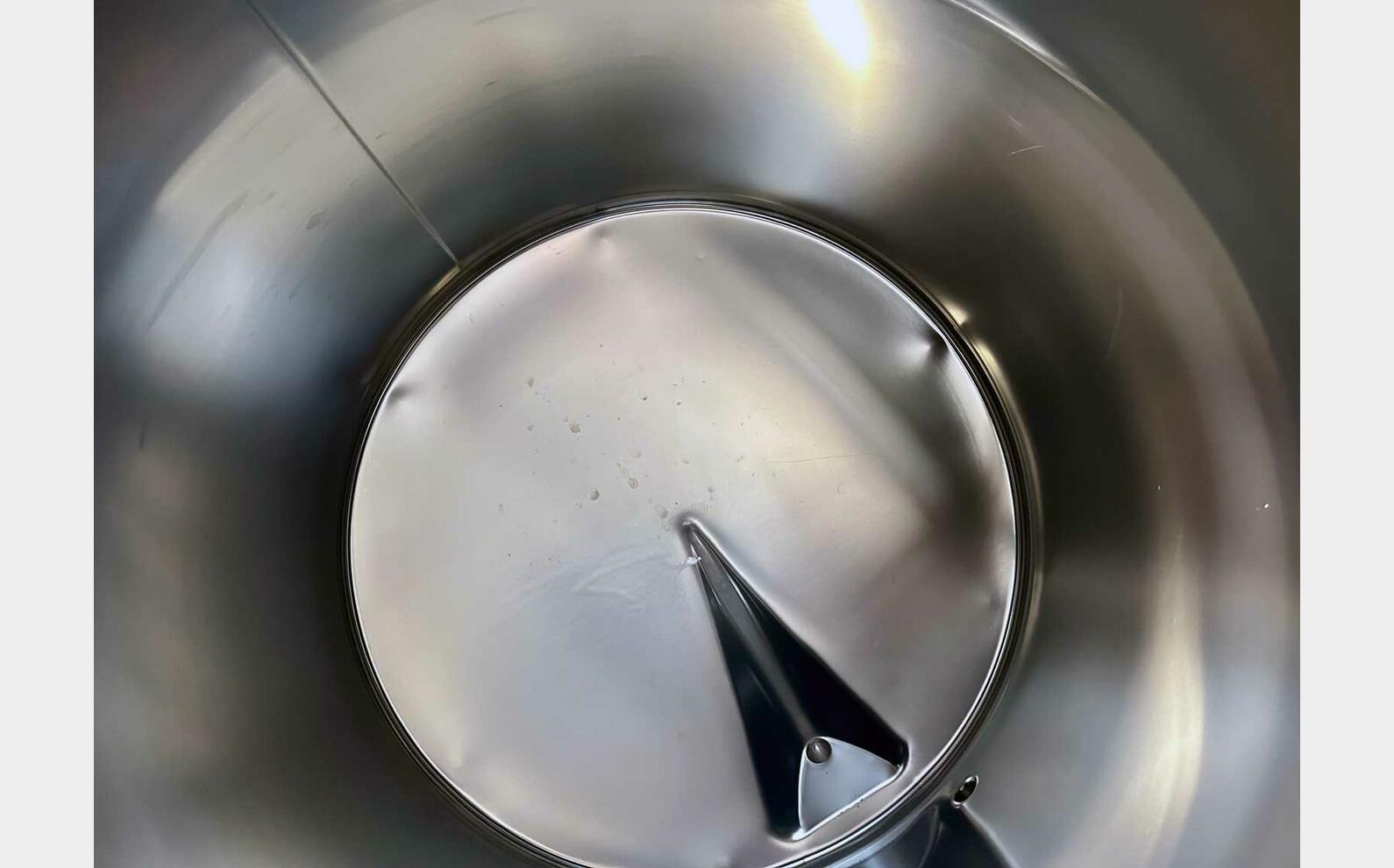 304 stainless steel tank with conical base on legs 5.25 HL (525 litres) SPEIDEL