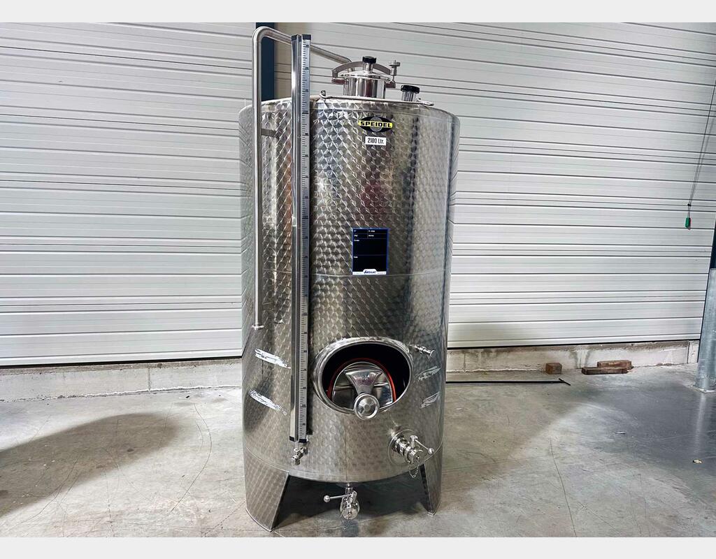 Cuve inox 304 sur pieds 21 HL (2 100 litres) SPEIDEL
