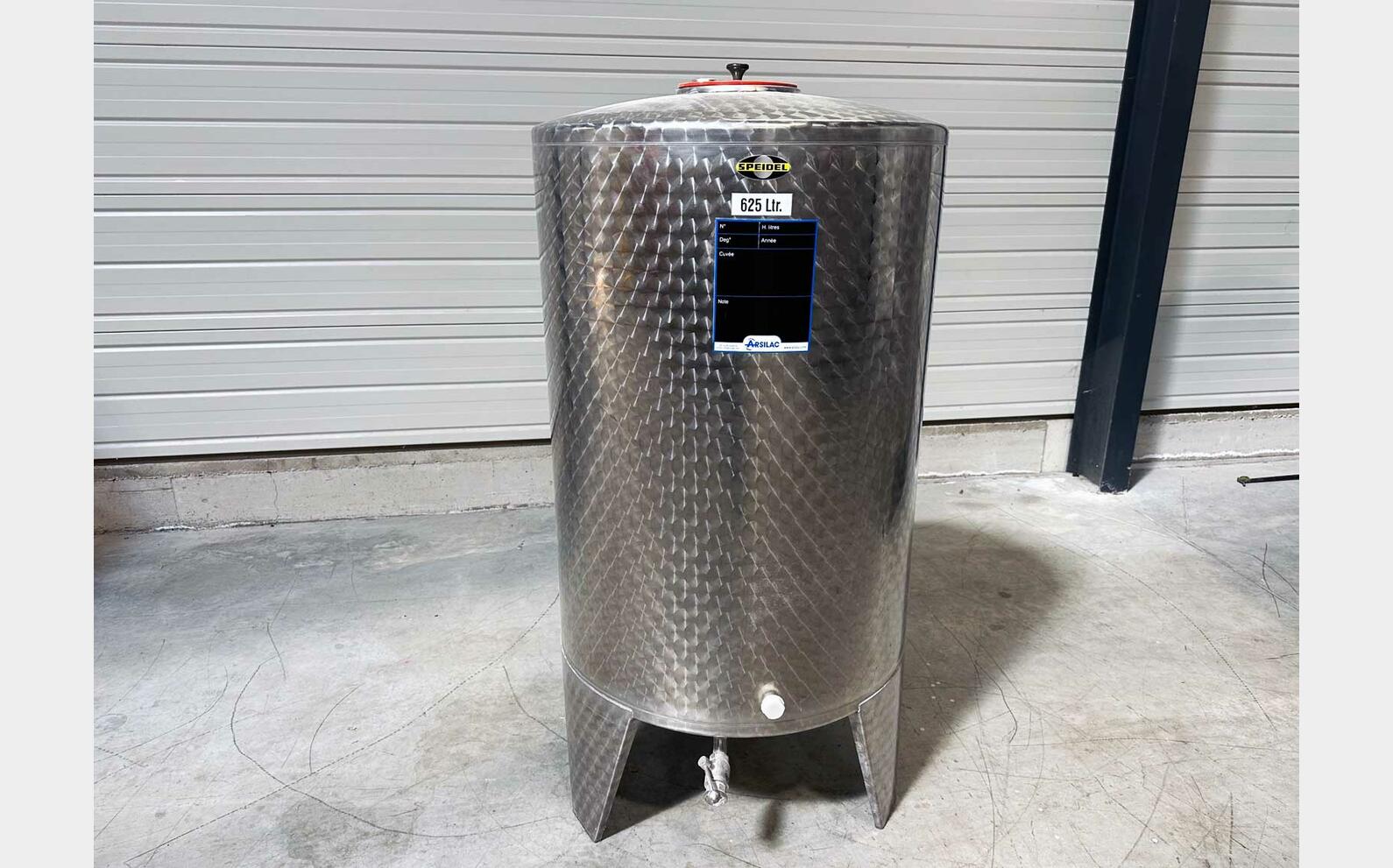 304 stainless steel tank with conical base on legs 6.25 HL (625 litres) SPEIDEL