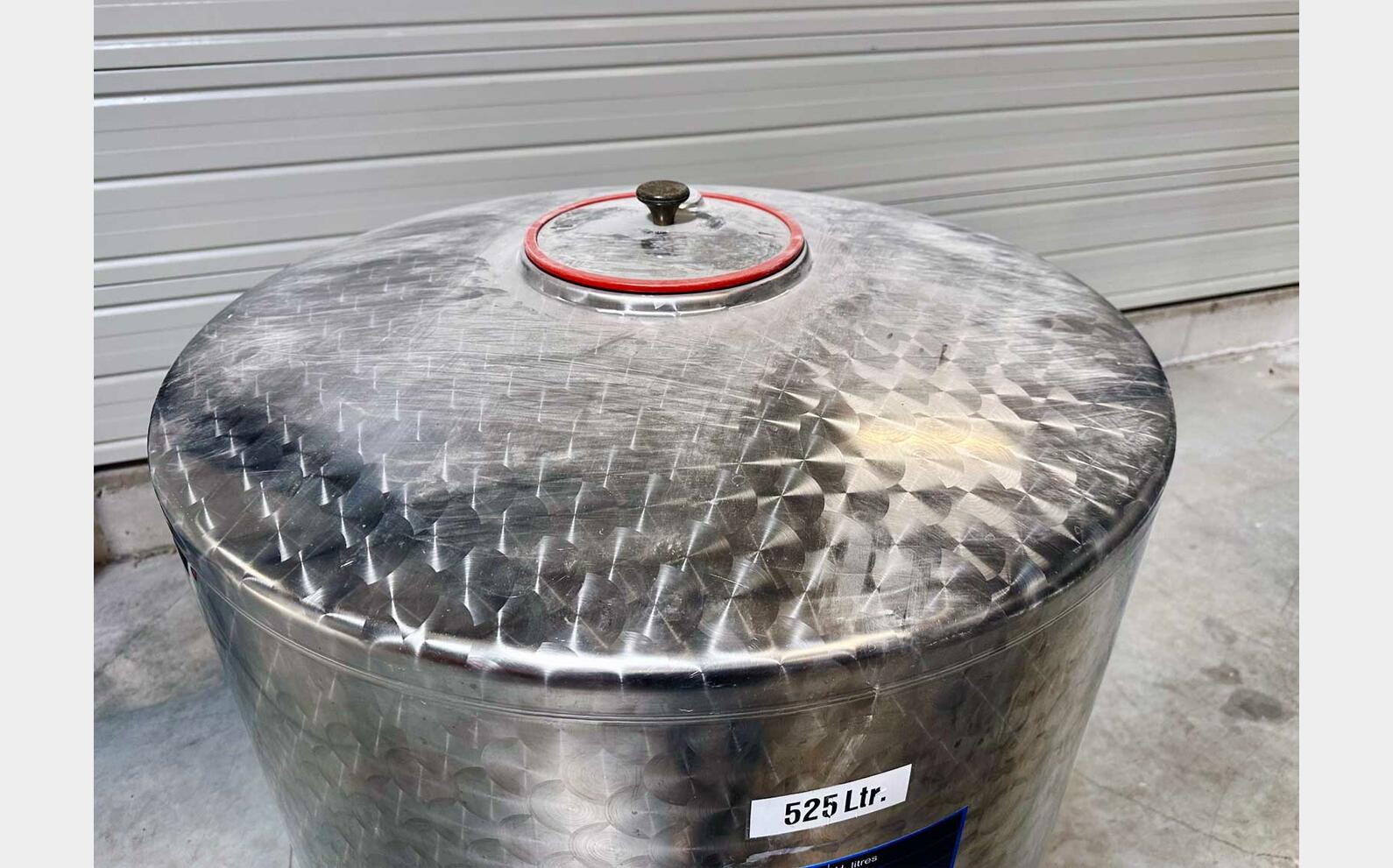 304 stainless steel tank with conical base on legs 5.25 HL (525 litres) SPEIDEL