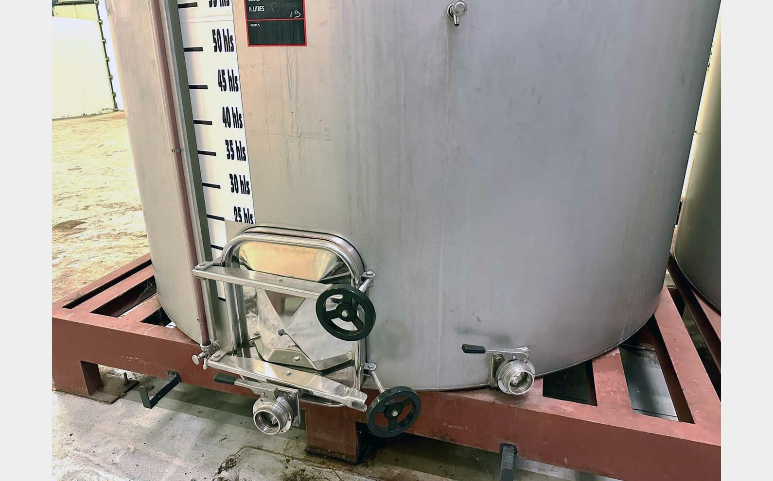 304 SS flat-bottomed tank 264 HL (26,400 litres) BRESSANE CHAUDRONNERIE