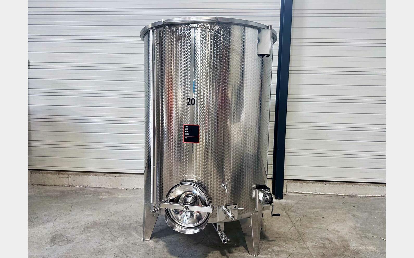 304 stainless steel tank with floating lid 40 HL (4,000 litres) ALBRIGI