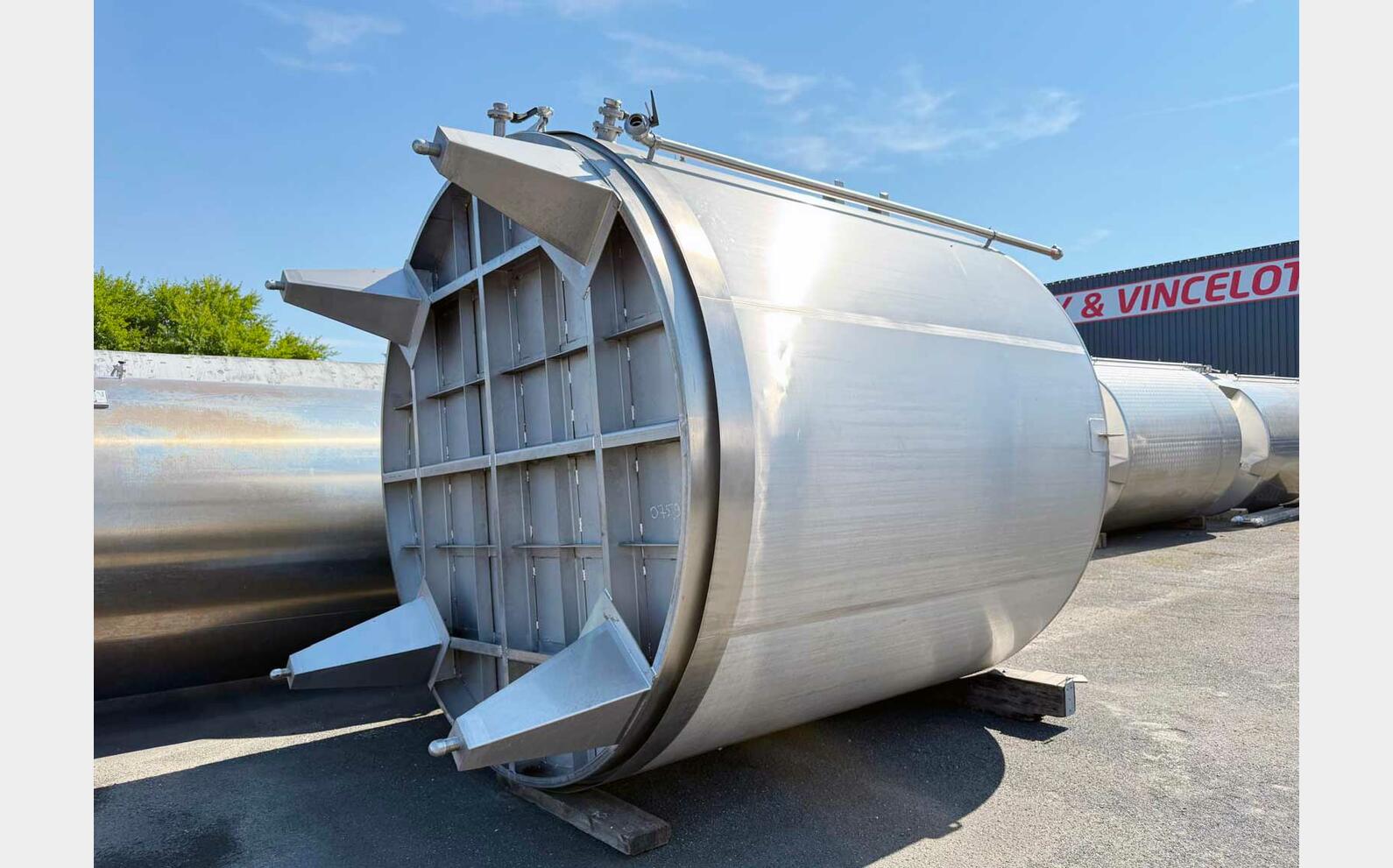 Cuve inox 304 avec Serpentin 207 HL (20 700 litres) PROGRESSO