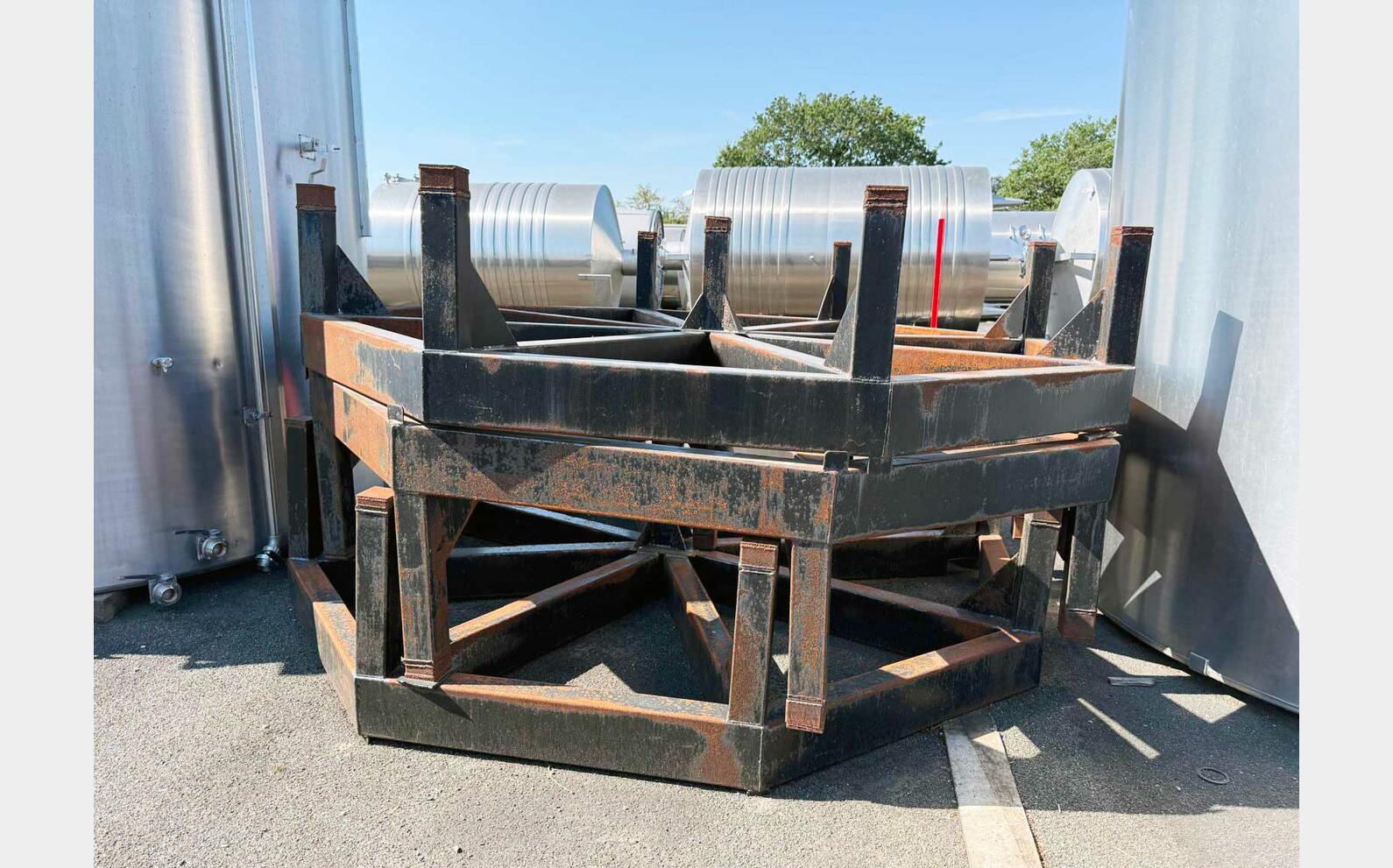 Ss tank - Conical bottom 251 HL (25,100 litres)
