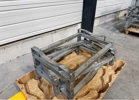 Single galvanised steel barristock