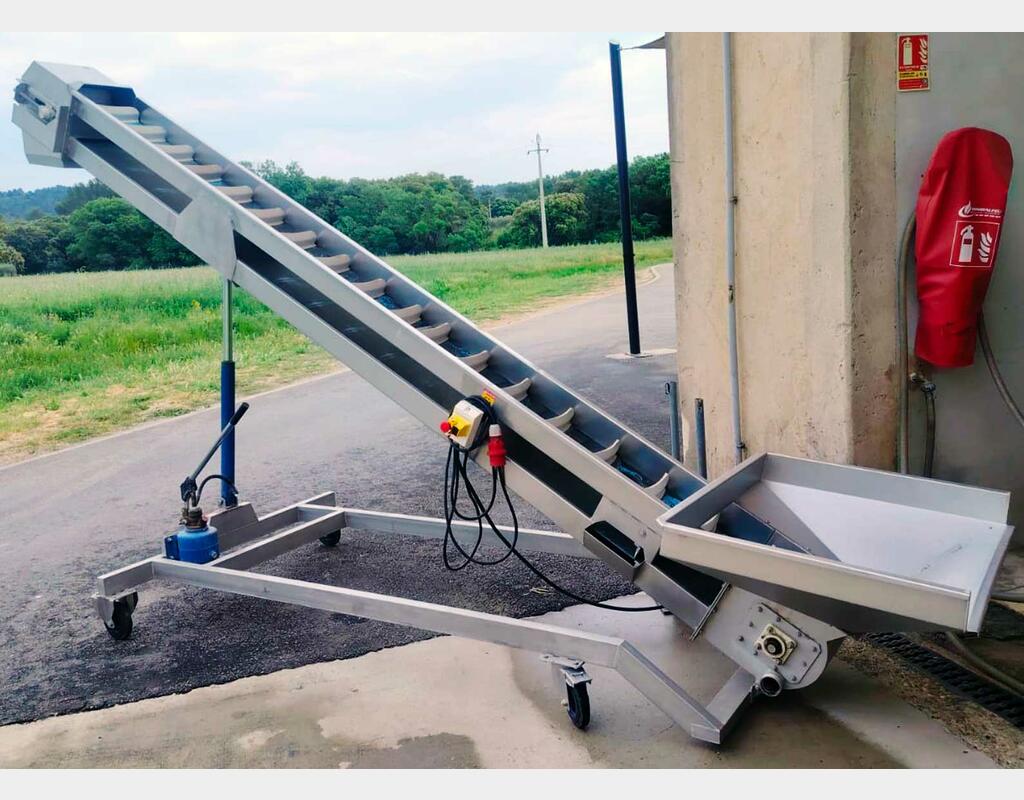 304 stainless steel elevating conveyor