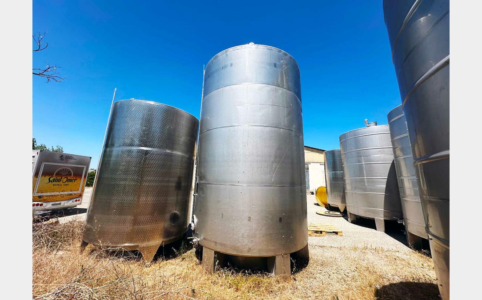 304 SS tank with conical base on legs 300 HL (30,000 litres) SIDERCAMMA
