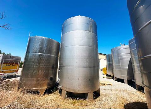 304 SS tank with conical base on legs 300 HL (30,000 litres) SIDERCAMMA