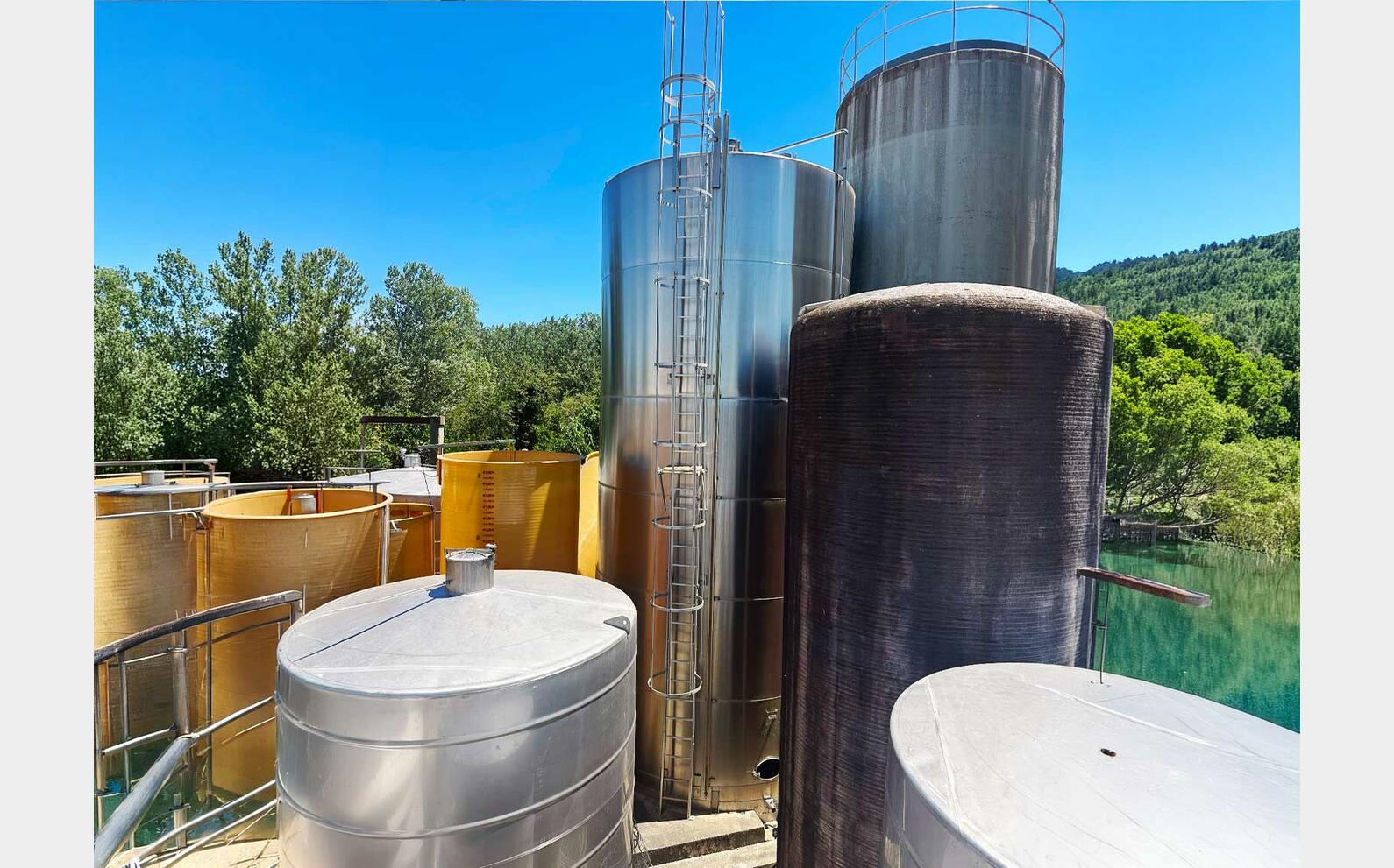 304 SS flat-bottomed tank 1500 HL (150 000 litres) TEC