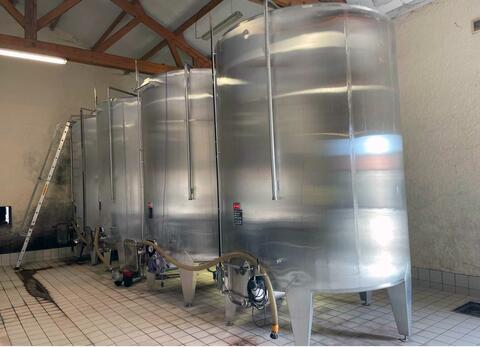 Cuve inox 304 fond conique sur pieds 140 HL (14 000 litres)