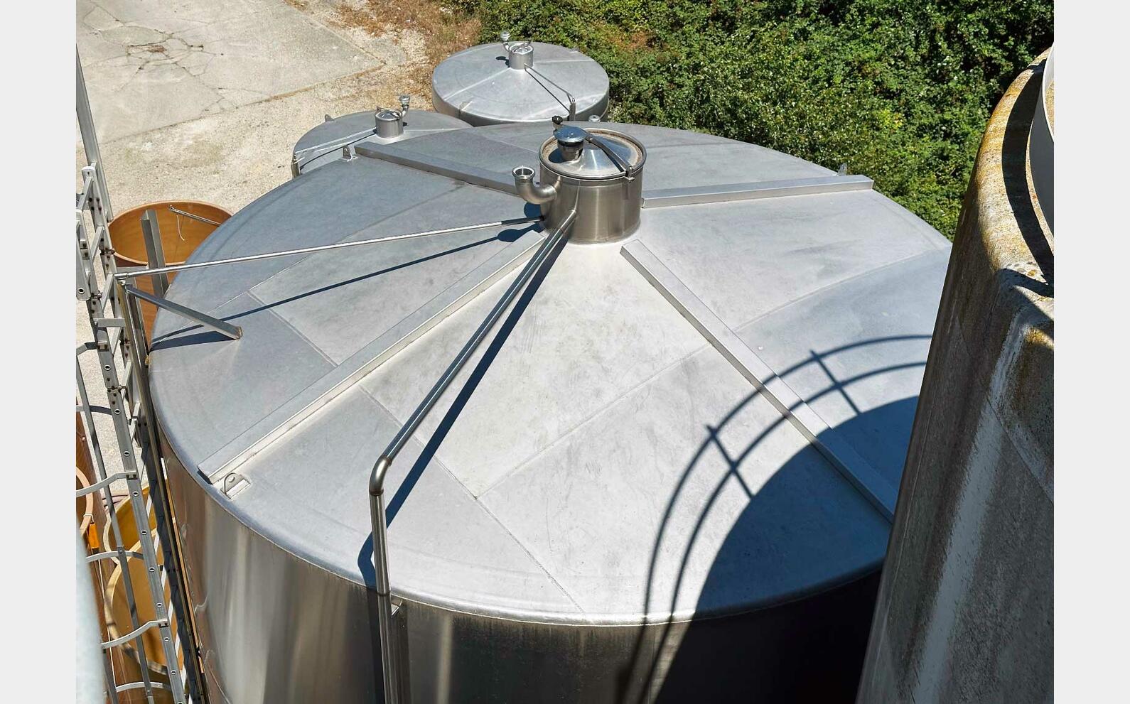 Cuve inox 304 fond plat 1500 HL (150 000 litres)