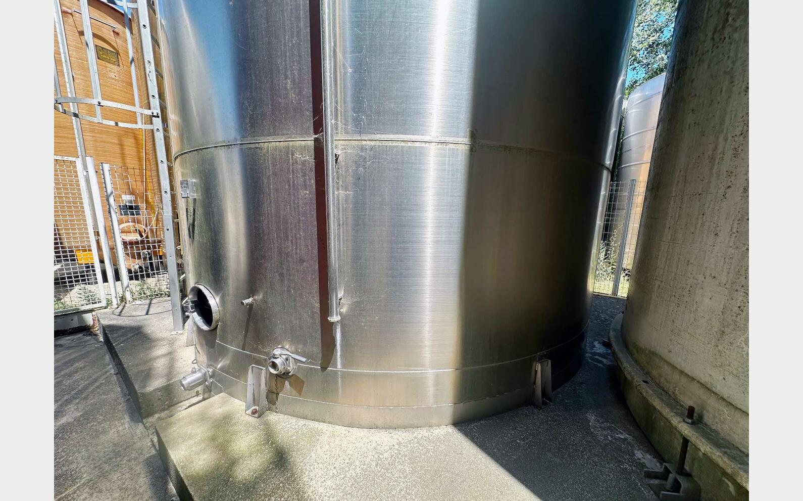 304 SS flat-bottomed tank 1500 HL (150 000 litres) TEC