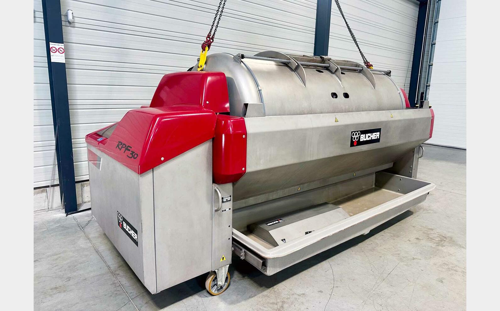 Pressoir pneumatique &agrave; cage ferm&eacute;e BUCHER