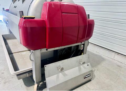 Pressoir pneumatique &agrave; cage ferm&eacute;e BUCHER