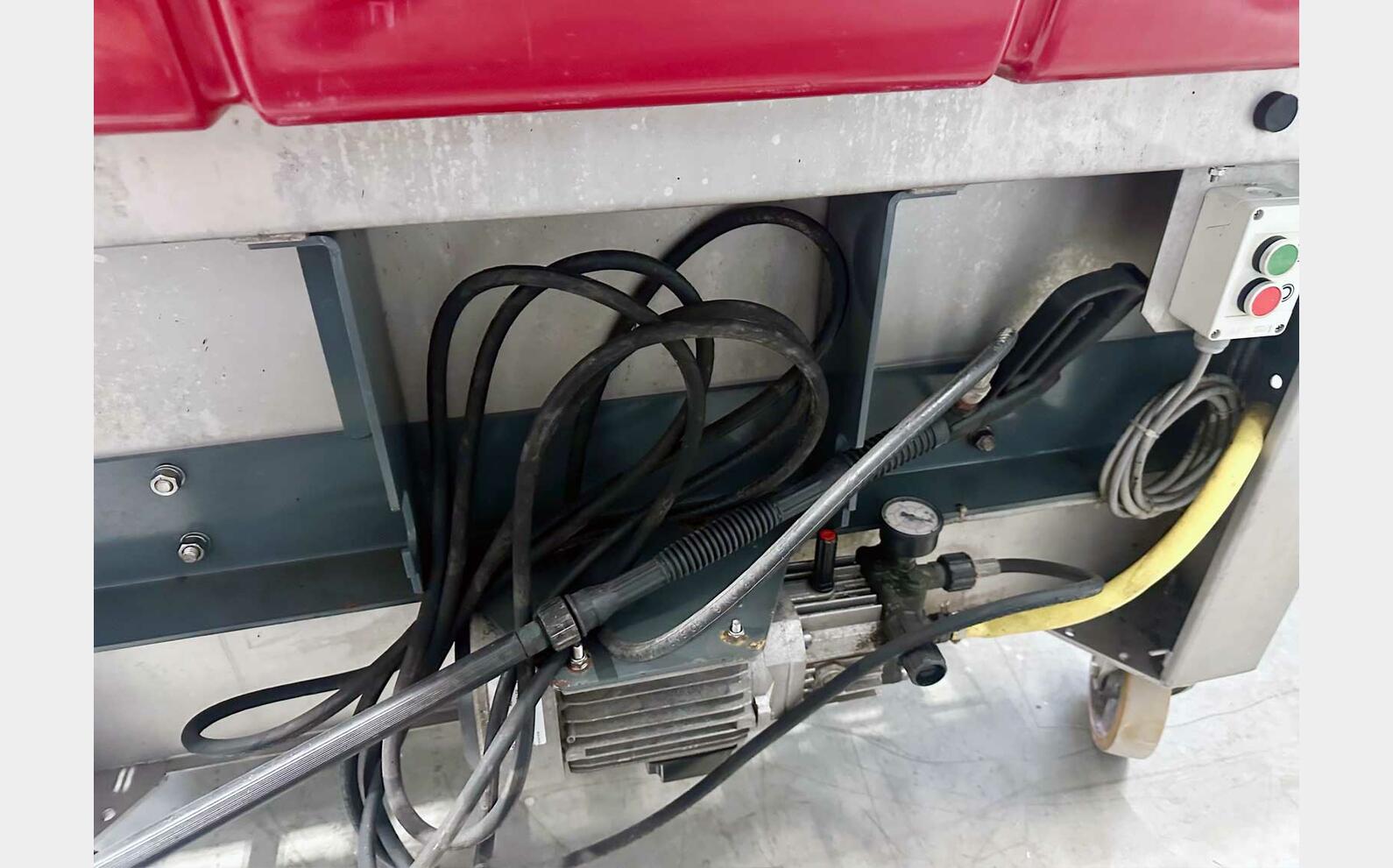 Closed-cage pneumatic press BUCHER