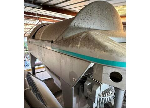 Pneumatic  press - Model PE30 30 HL (3,000 litres) PERA