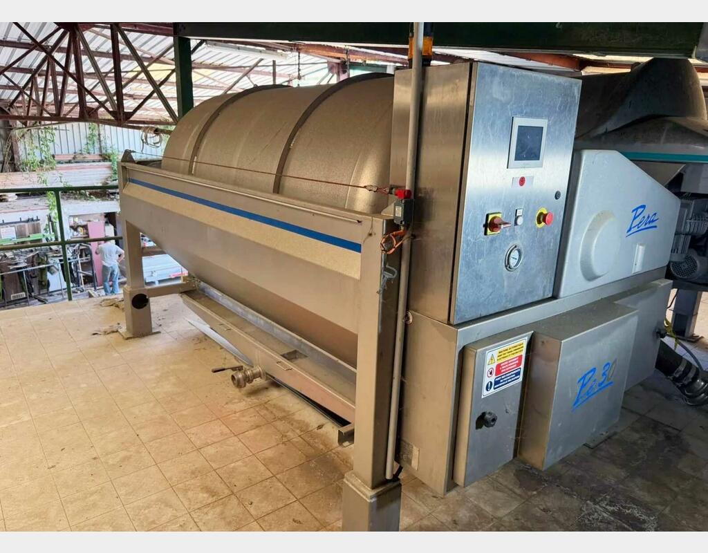 Pneumatic  press - Model PE35 35 HL (3,500 litres) PERA