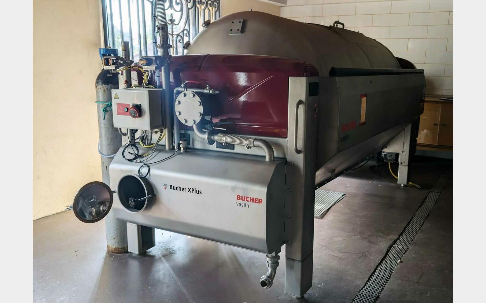 Stainless steel pneumatic press Year 2019 BUCHER