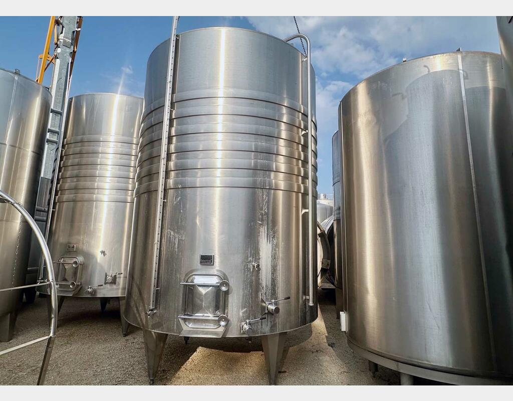 Temperature-controlled 316 stainless steel tank 220 HL (22,200 litres) PIERRE GUERIN