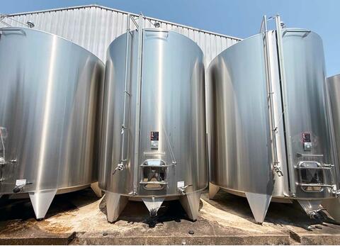 304 SS flat-bottomed tank on legs 255 HL (25,500 litres) ALLIANCE INOX INDUSTRIE