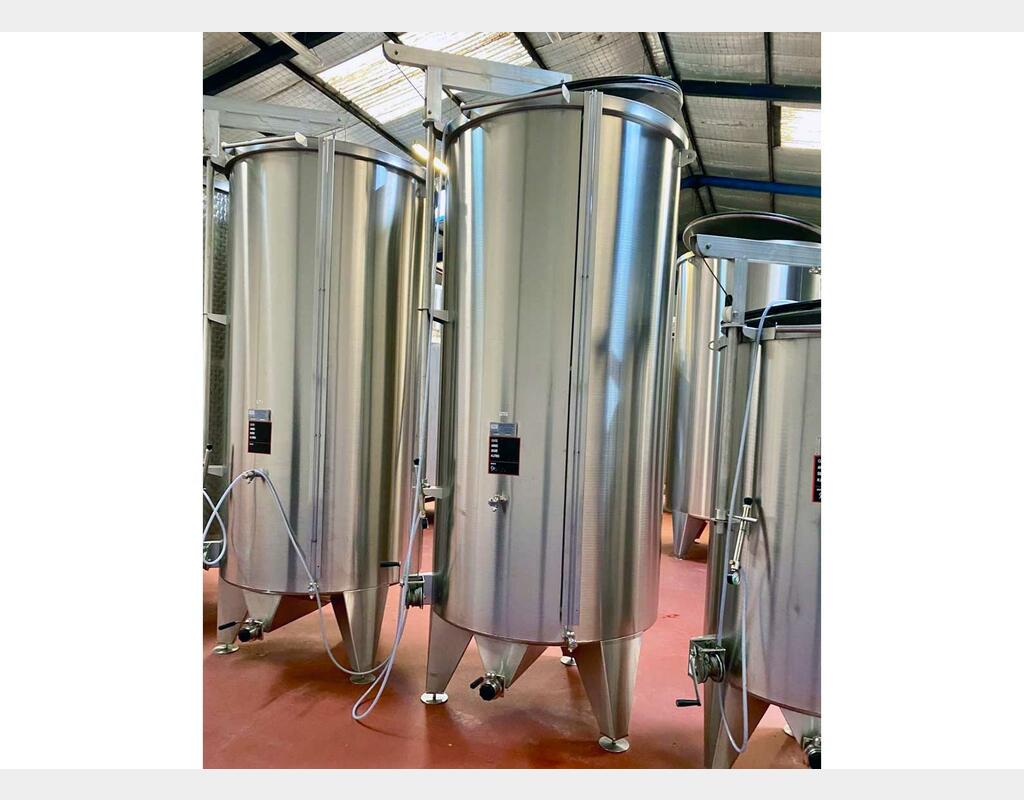 Cuve inox 304 &agrave; chapeau flottant 30 HL (3 000 litres) ALLIANCE INOX INDUSTRIE