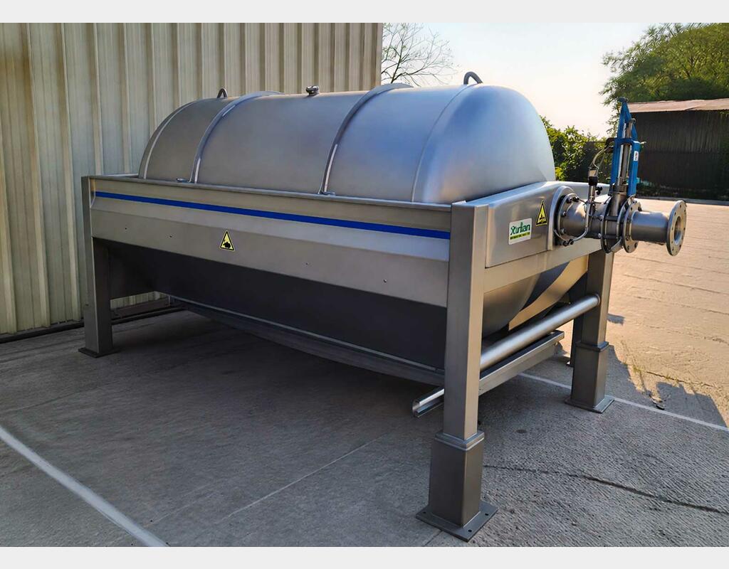 Pneumatic  press - Model PE35 35 HL (3,500 litres) PERA