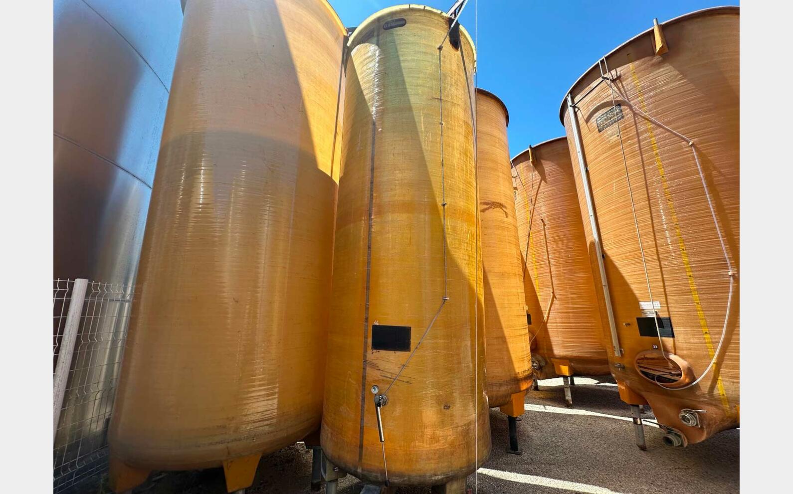 Cuve fibre sur pieds - Chapeau flottant 70 HL (7 000 litres)