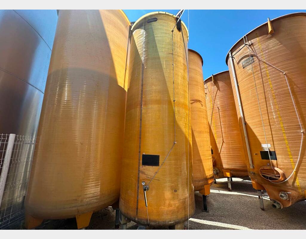 Cuve fibre sur pieds - Chapeau flottant 70 HL (7 000 litres)