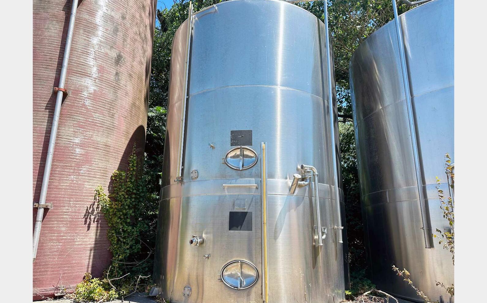 Cuve inox 304L- Compartiment&eacute;e 285 + 111 = 396 HL (39 600 litres) TEC INOX