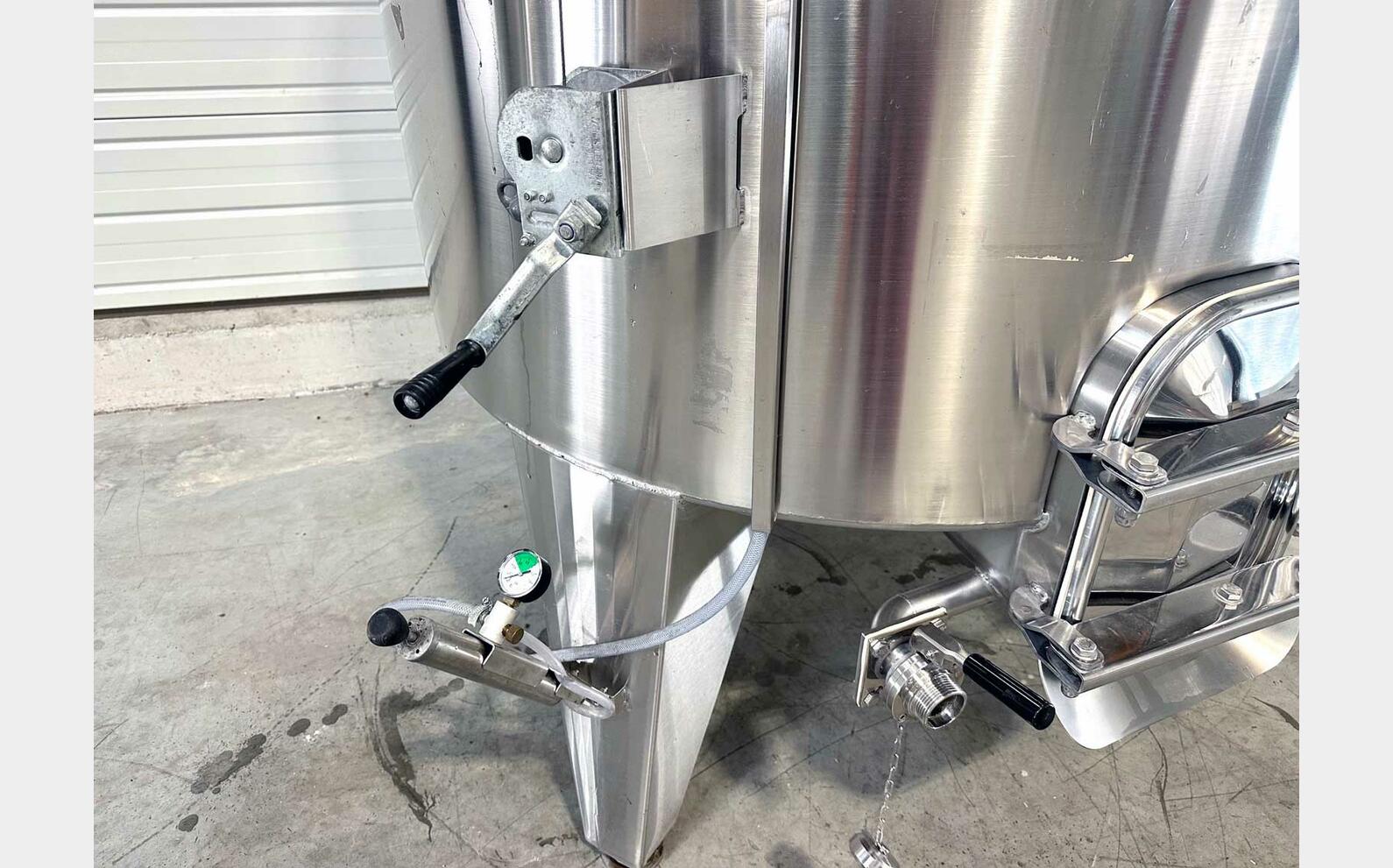 Cuve inox 316L thermor&eacute;gul&eacute;e 21 HL (2100 litres) ANJOU INOX