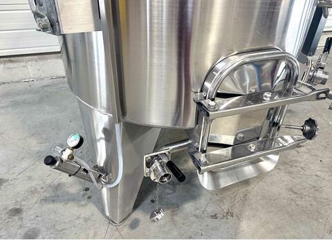 Cuve inox 304 thermor&eacute;gul&eacute;e sur pieds 15 HL (1500 litres)