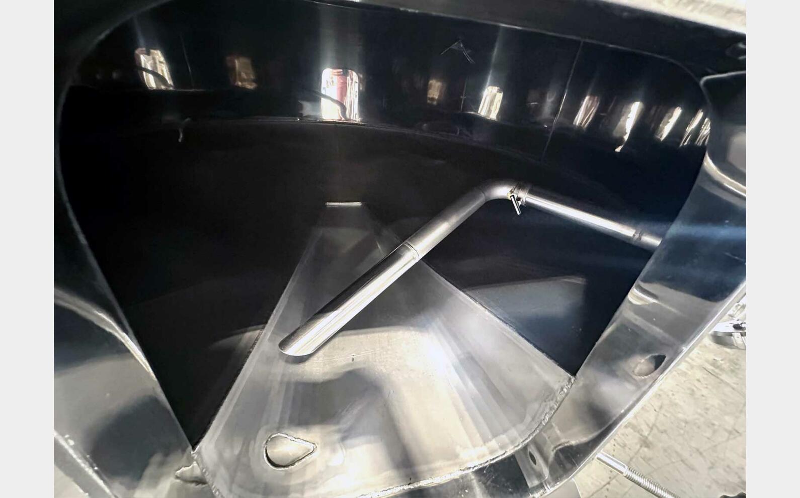 Temperature-controlled 316L SS tank on legs 41 HL (4,100 litres) ANJOU INOX