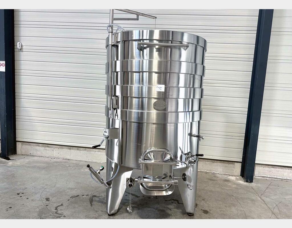 Cuve inox 304 thermor&eacute;gul&eacute;e sur pieds 21 HL (2100 litres)
