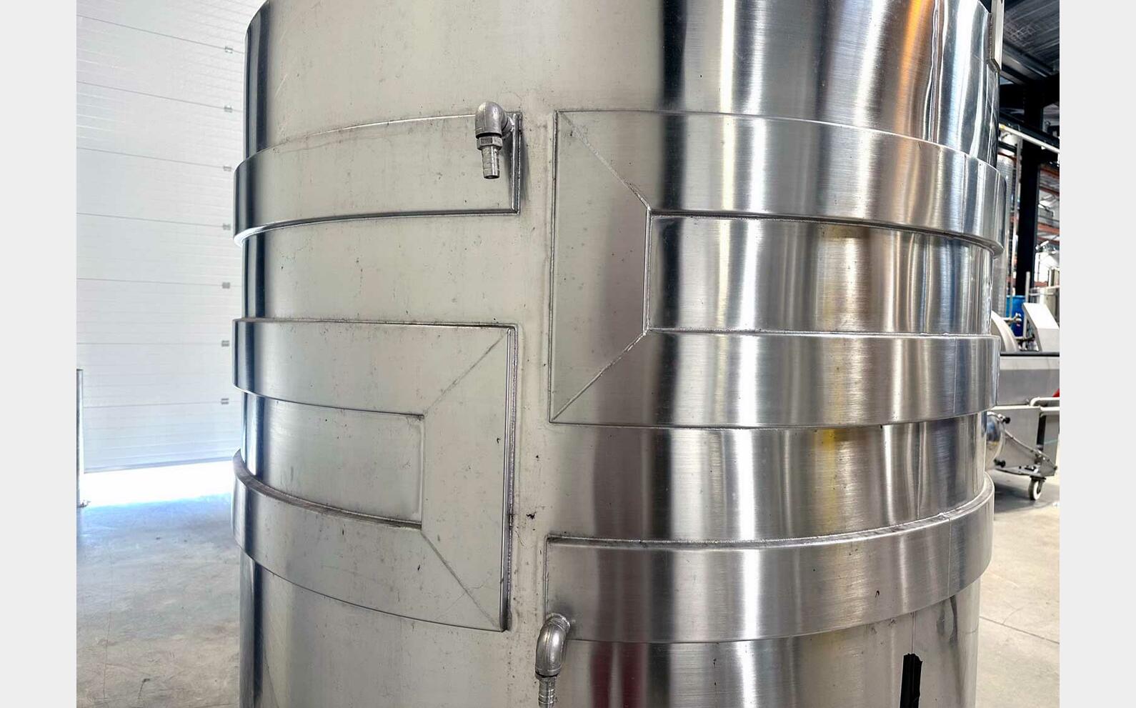 Cuve inox 304 thermor&eacute;gul&eacute;e sur pieds 32 HL (3200 litres)