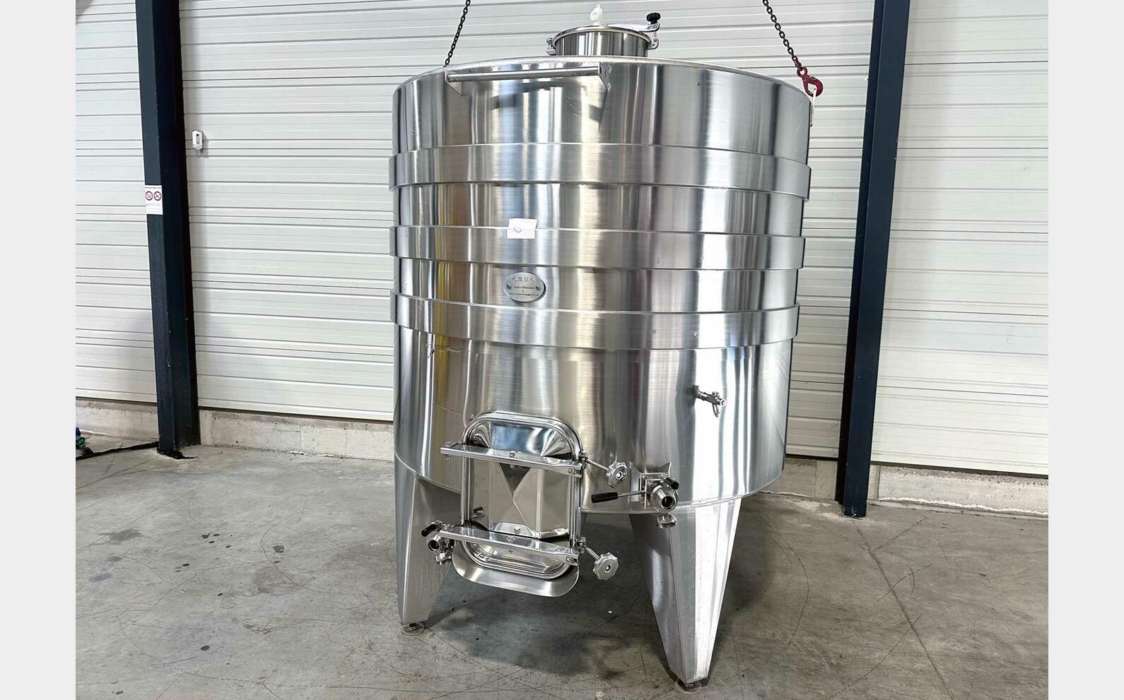 Temperature-controlled 316L SS tank on legs 41 HL (4,100 litres) ANJOU INOX