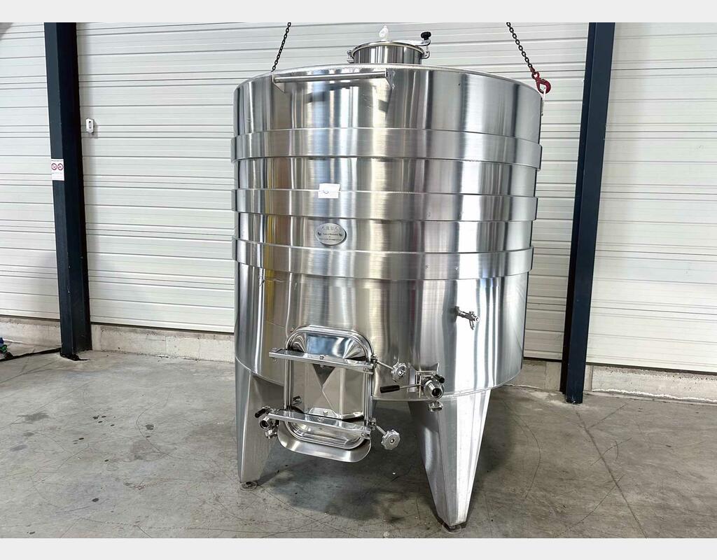 Temperature-controlled 316L SS tank on legs 41 HL (4,100 litres) ANJOU INOX