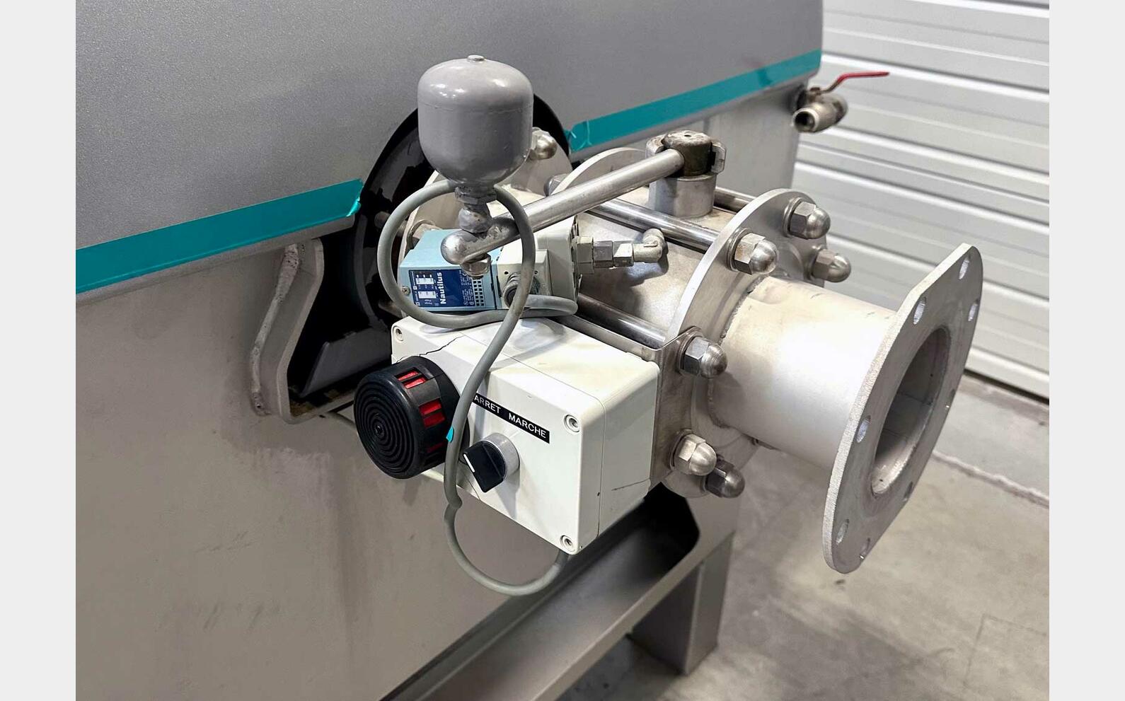 Pneumatic  press - Model PE30 30 HL (3,000 litres) PERA
