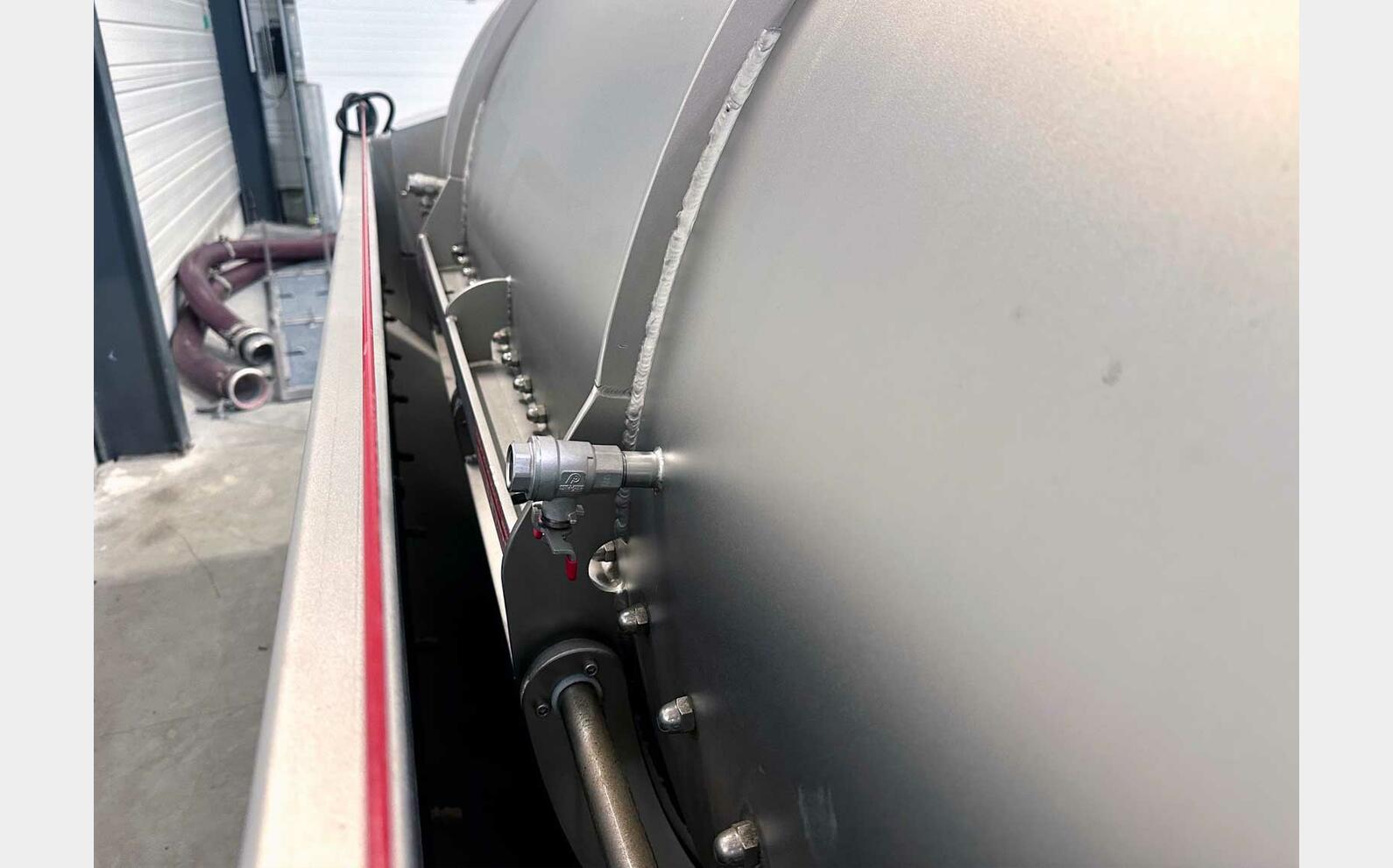 Pressoir pneumatique mod&eacute;le PE35 35 HL (3 500 litres) PERA