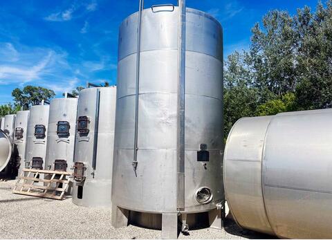 304 SS tank with conical base on legs 300 HL (30,000 litres) SIDERCAMMA