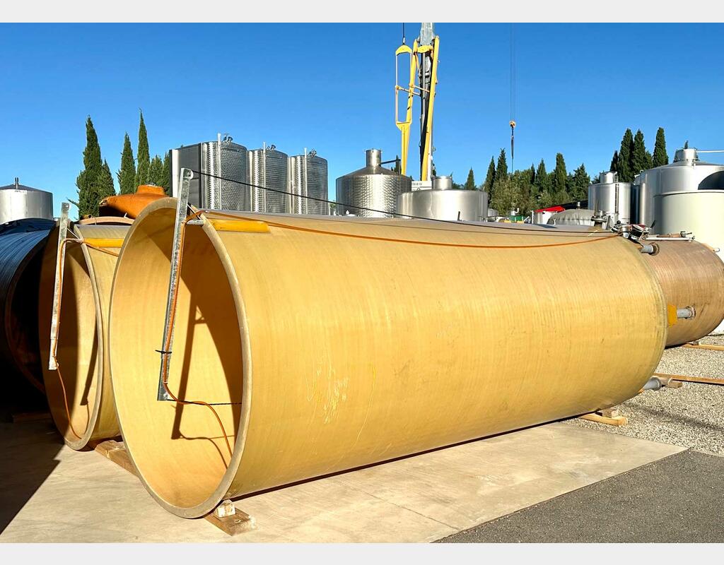Cuve fibre sur pieds - Chapeau flottant 150 HL (15 000 litres) VETRORESINA