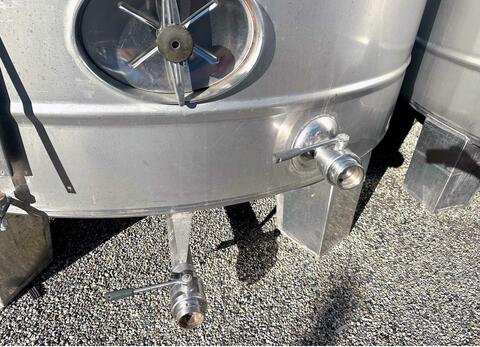Cuve inox 304 fond conique sur pieds 283 HL (28 300 litres)