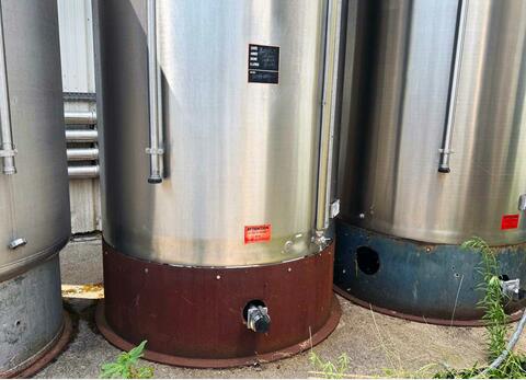 304 SS tank with conical base and skirt 65 HL (6,500 litres) SIRECH HOSTIER