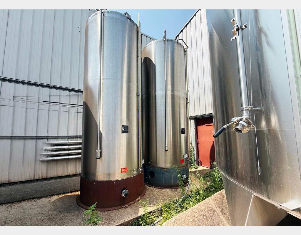 304 SS tank with conical base and skirt 66 HL (6,600 litres) SIRECH HOSTIER