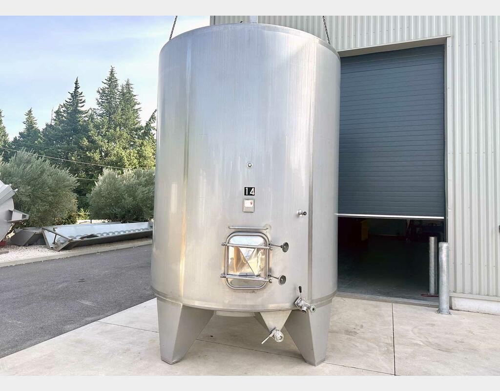 Cuve inox 304 thermor&eacute;gul&eacute;e sur pieds 155 HL (15 500 litres) RURALINOX