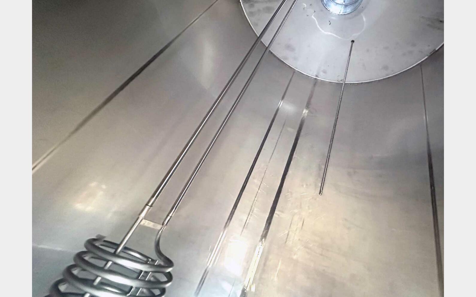 Temperature-controlled 304 stainless steel tank on legs 155 HL (15,500 litres) RURALINOX