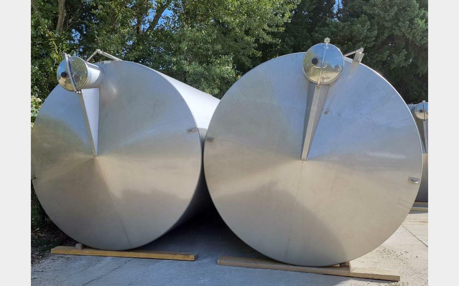 304 SS flat-bottomed tank 264 HL (26,400 litres) BRESSANE CHAUDRONNERIE