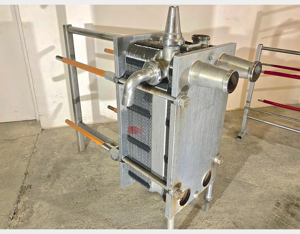Echangeur &agrave; plaques inox LSDH18
