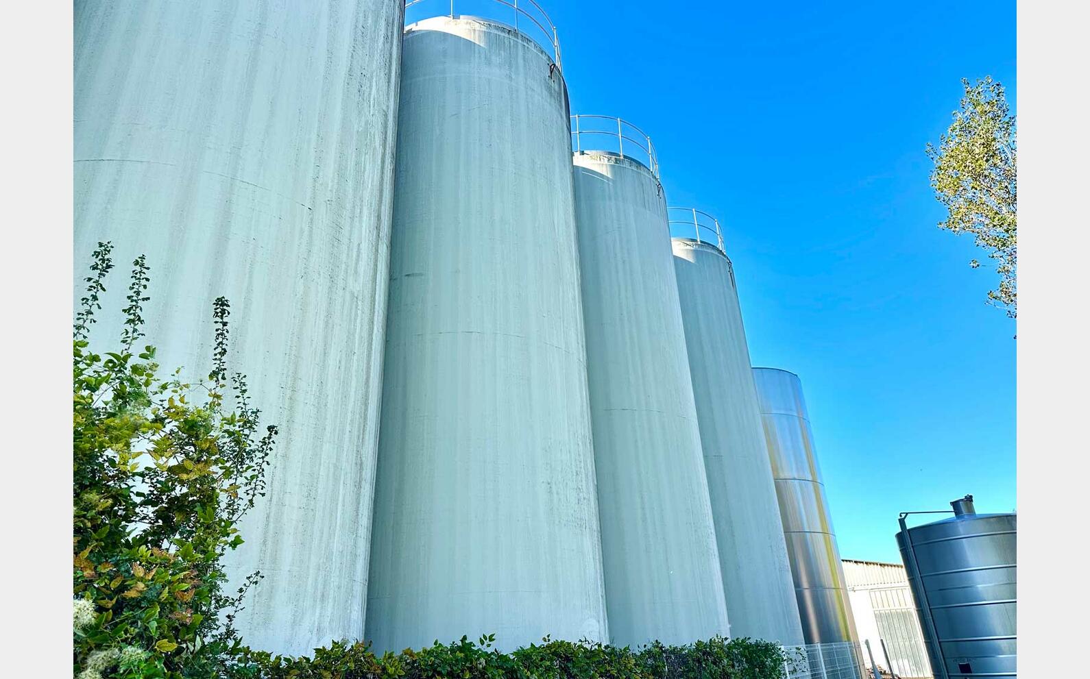 Cuve fibre de verre fond plat 1600 HL (160 000 litres) HERMEX