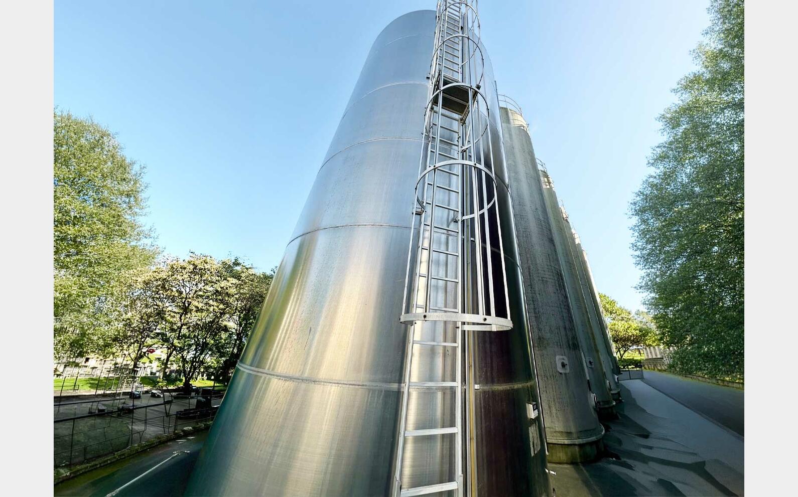 304 SS flat-bottomed tank 1500 HL (150 000 litres) TEC